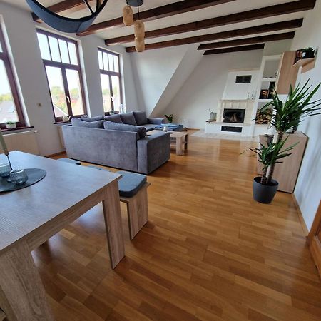 98Qm Wohnung Im Villenviertel - Voll Ausgestattet Mit Balkon Und Kamin - Wlan Gratis Wilhelmshaven Exterior foto